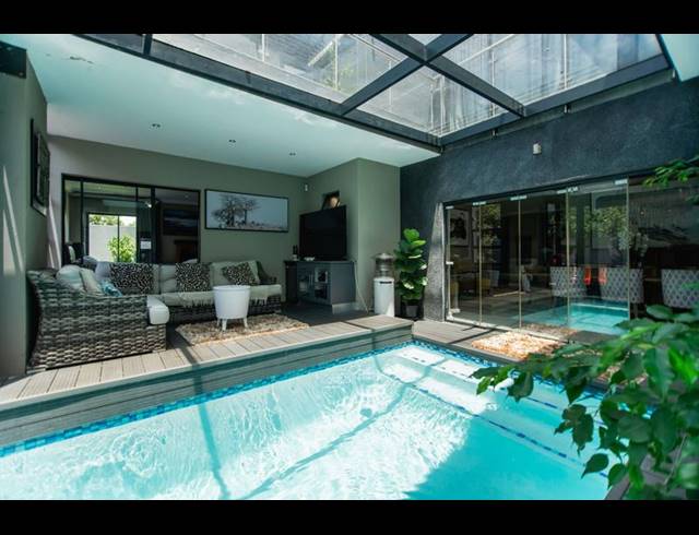 5 BEDROOM HOUSE FOR SALE IN COPPERLEAF ESTATE